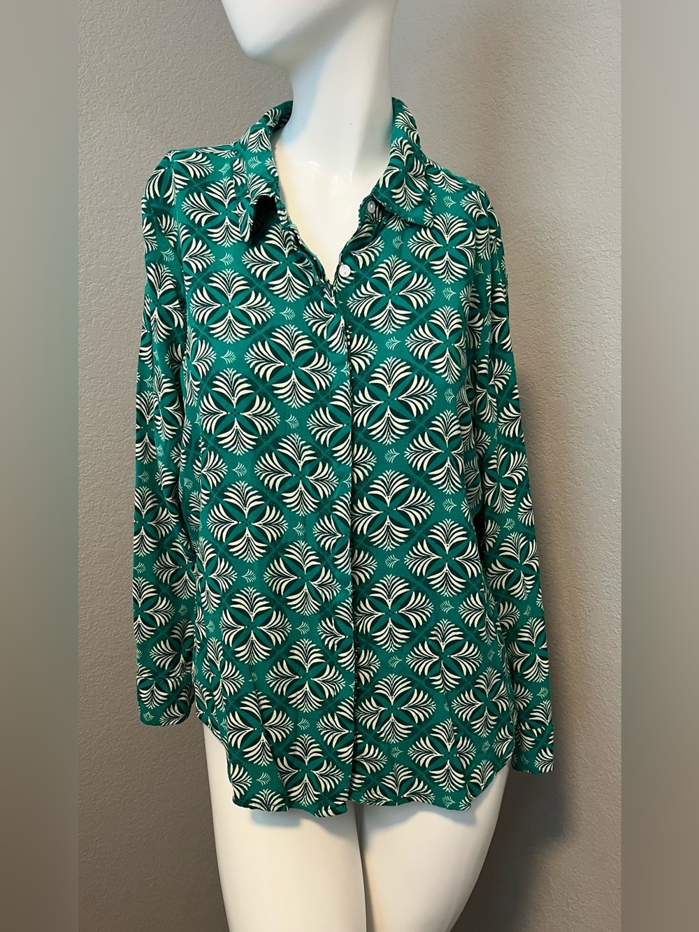 Women's ALEXANDER JORDAN Multicolor Geometric Print BD. LS Top Shirt  Size L